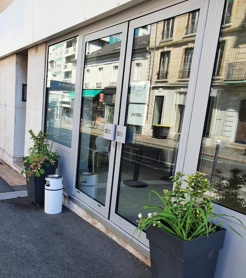 Brit Hotel Confort Nevers Centre Gare Экстерьер фото