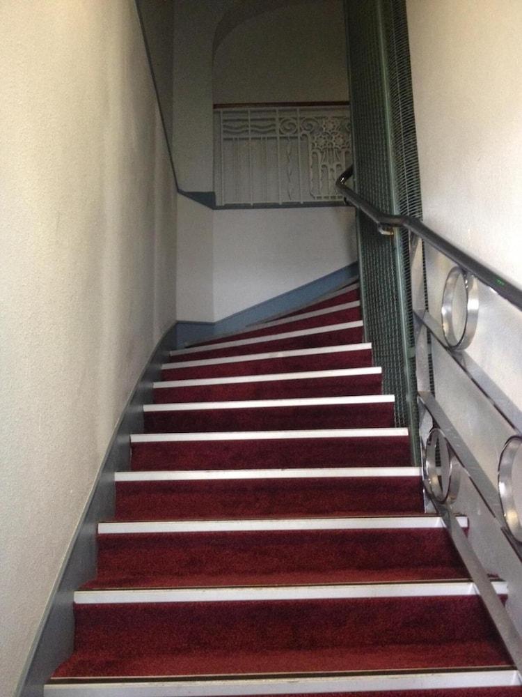 Brit Hotel Confort Nevers Centre Gare Экстерьер фото