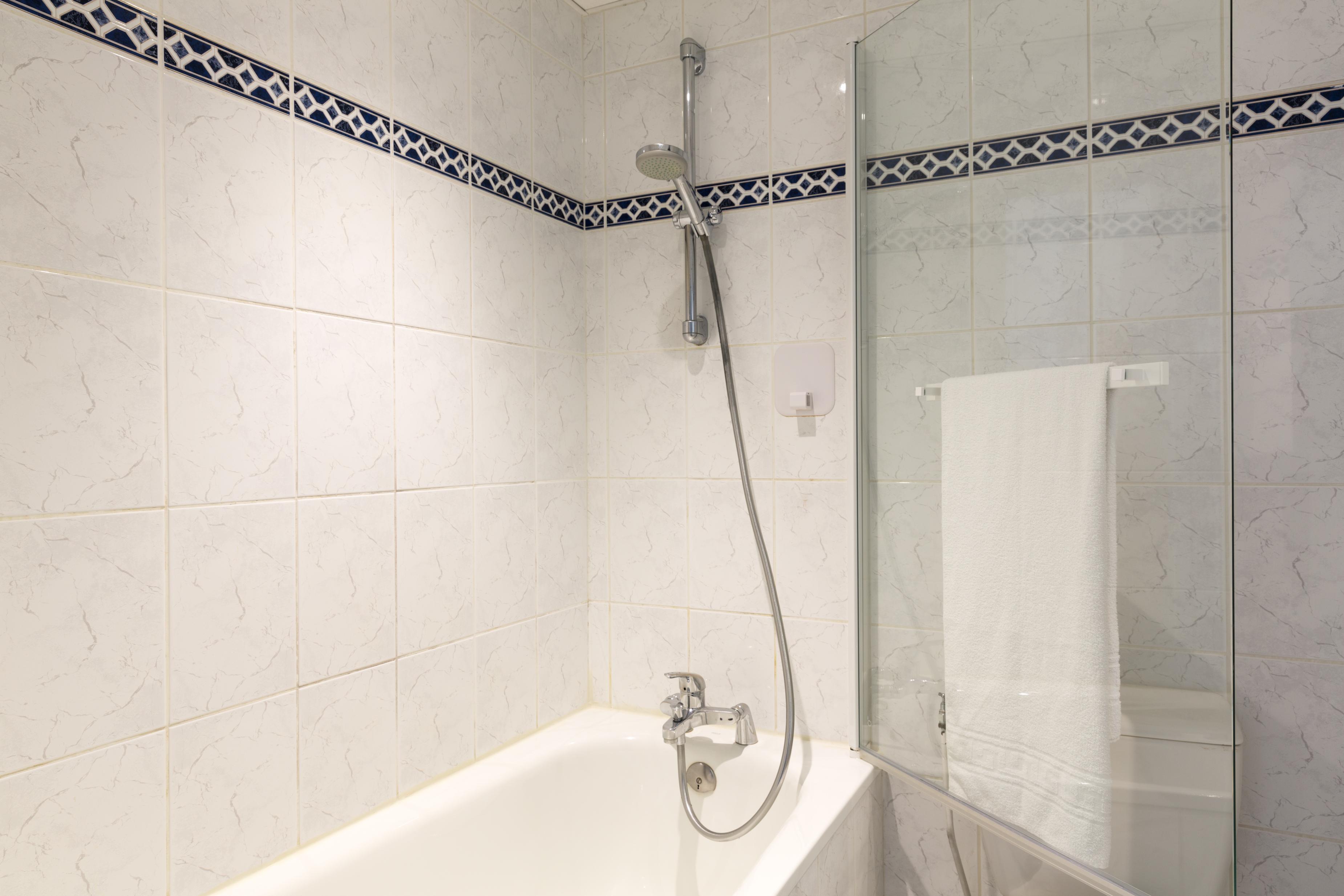 Brit Hotel Confort Nevers Centre Gare Экстерьер фото