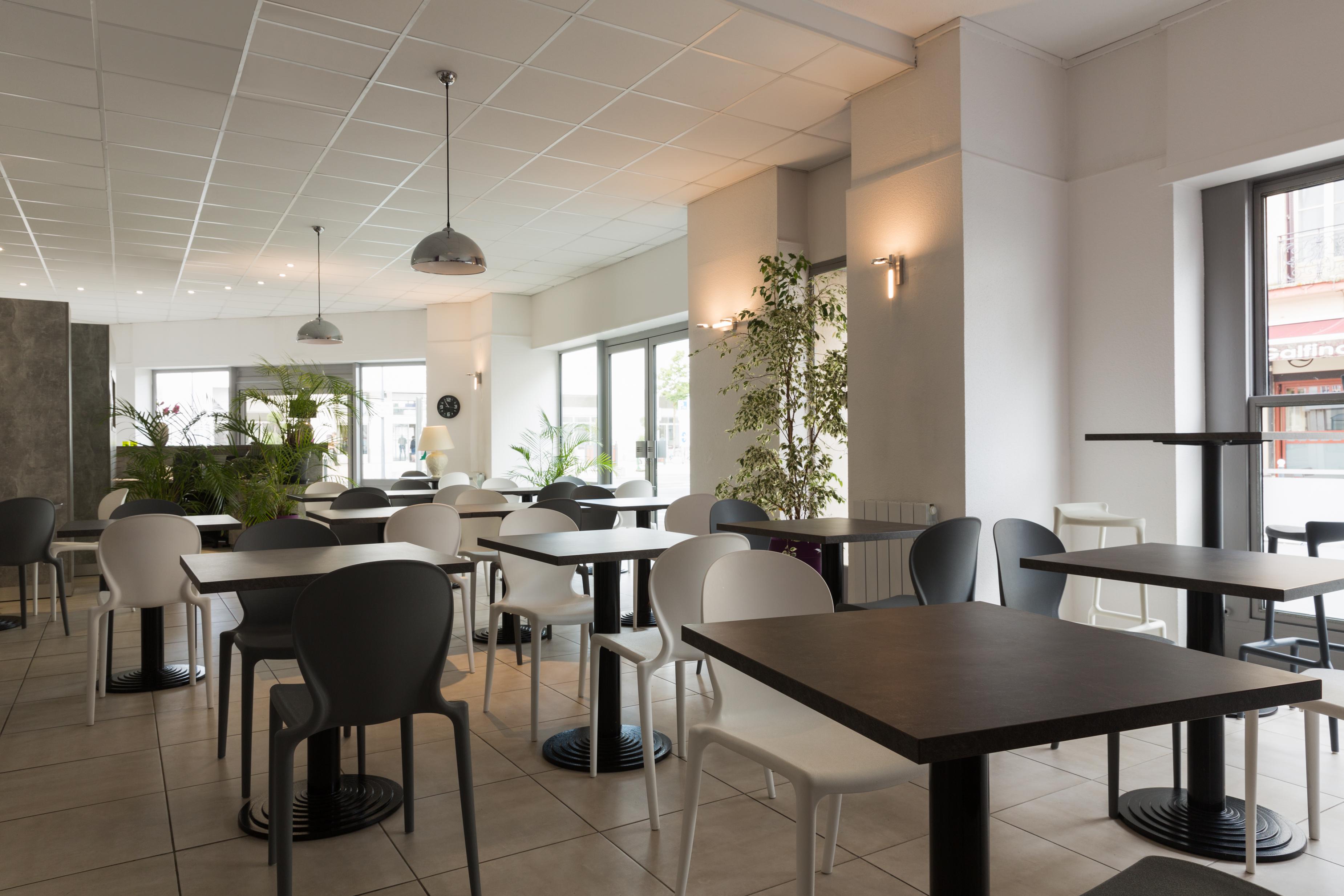 Brit Hotel Confort Nevers Centre Gare Экстерьер фото