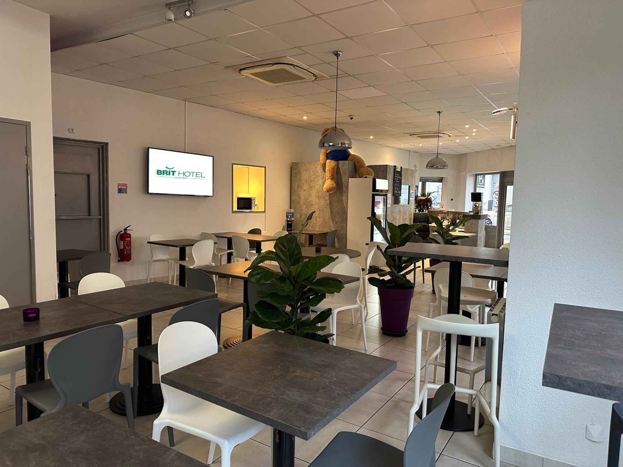 Brit Hotel Confort Nevers Centre Gare Экстерьер фото